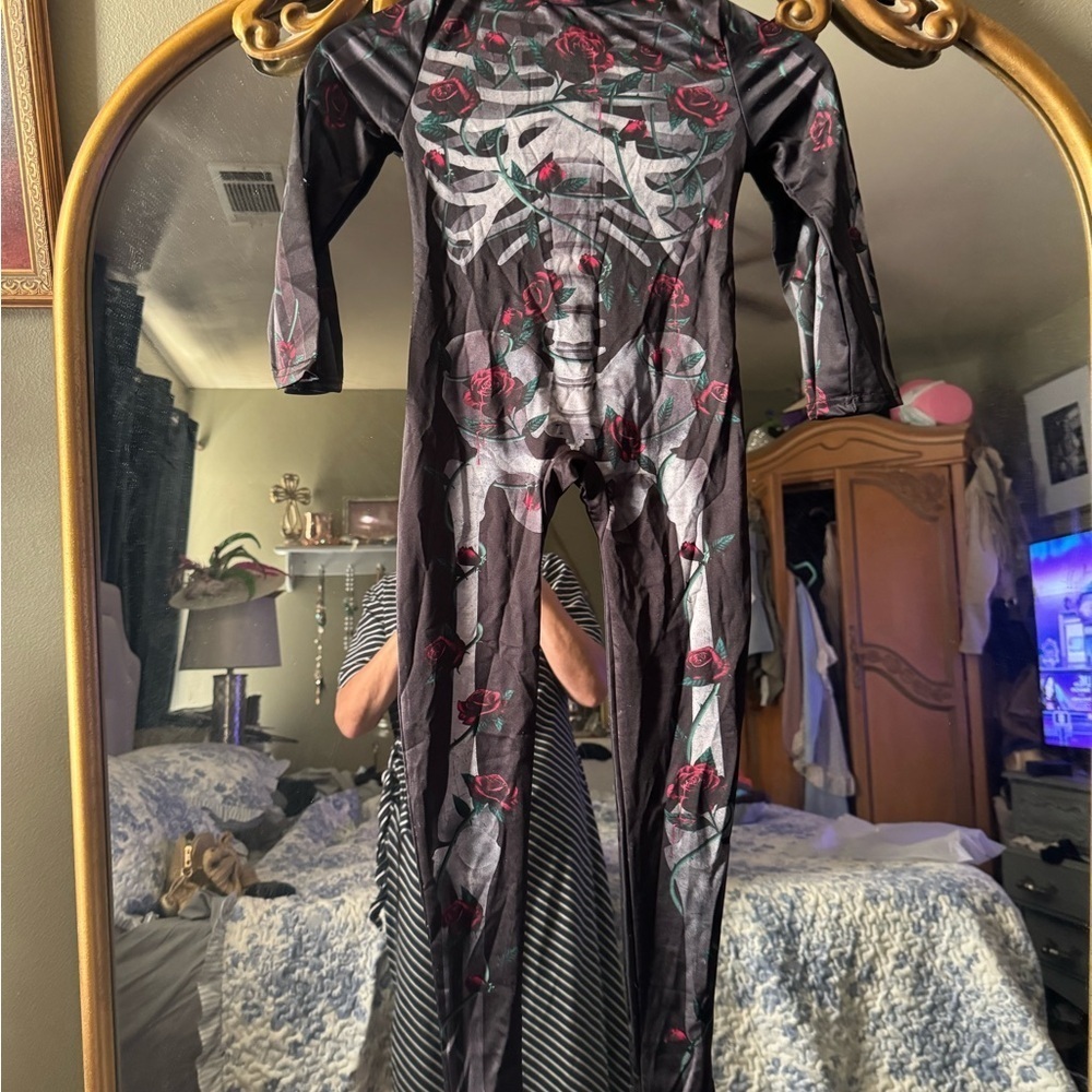 Women's Skeleton and Rose bodysuit - Picture 5 of 9